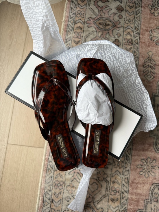 Steve Madden Shoes - Steve Madden Tortoiseshell Square-Toe Flip Sandals - Brown